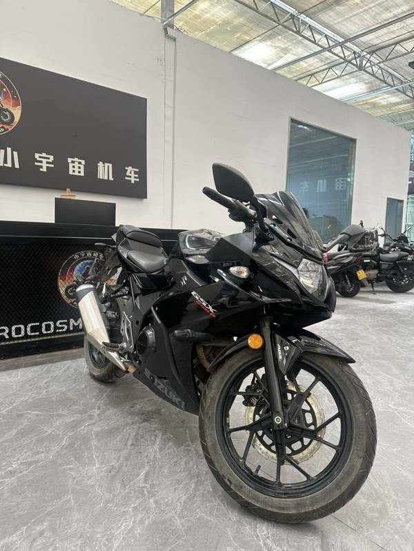 豪爵铃木 GSX250R