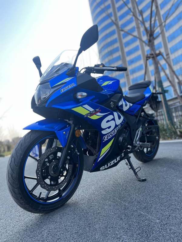 豪爵铃木 GSX250R