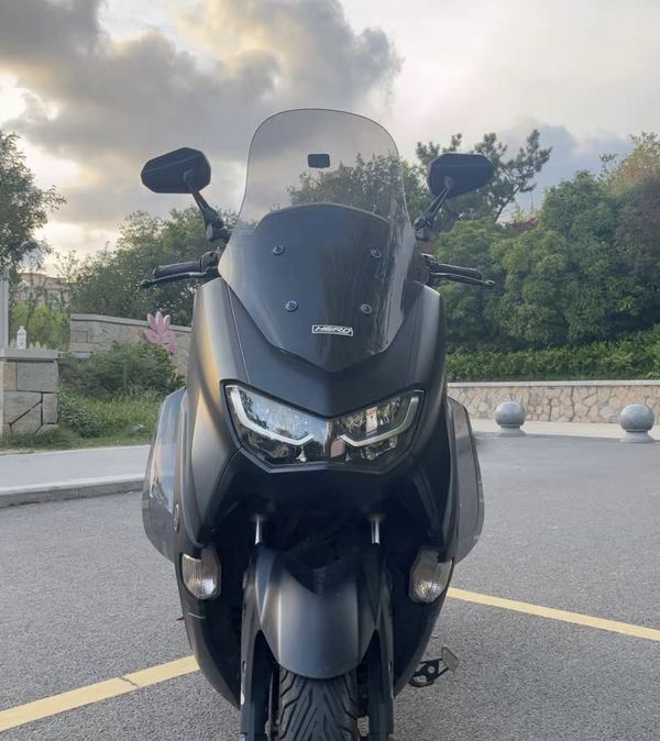 雅马哈 NMAX