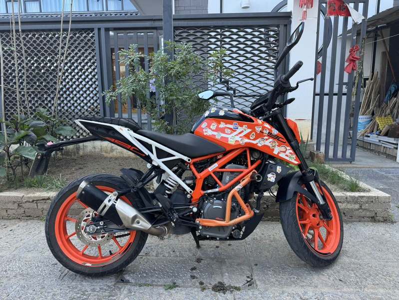 KTMR2R 390 Duke