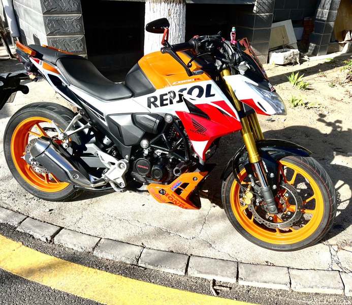 五羊本田 CB190R 暴锋眼