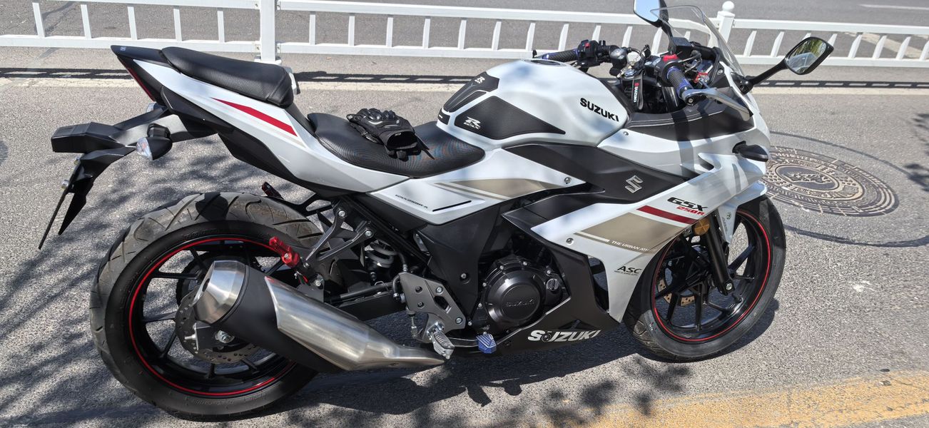 豪爵铃木 GSX250R