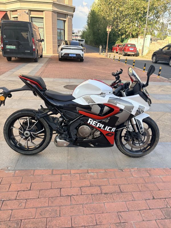 QJMOTOR 赛250
