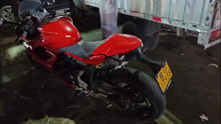杜卡迪 SuperSport