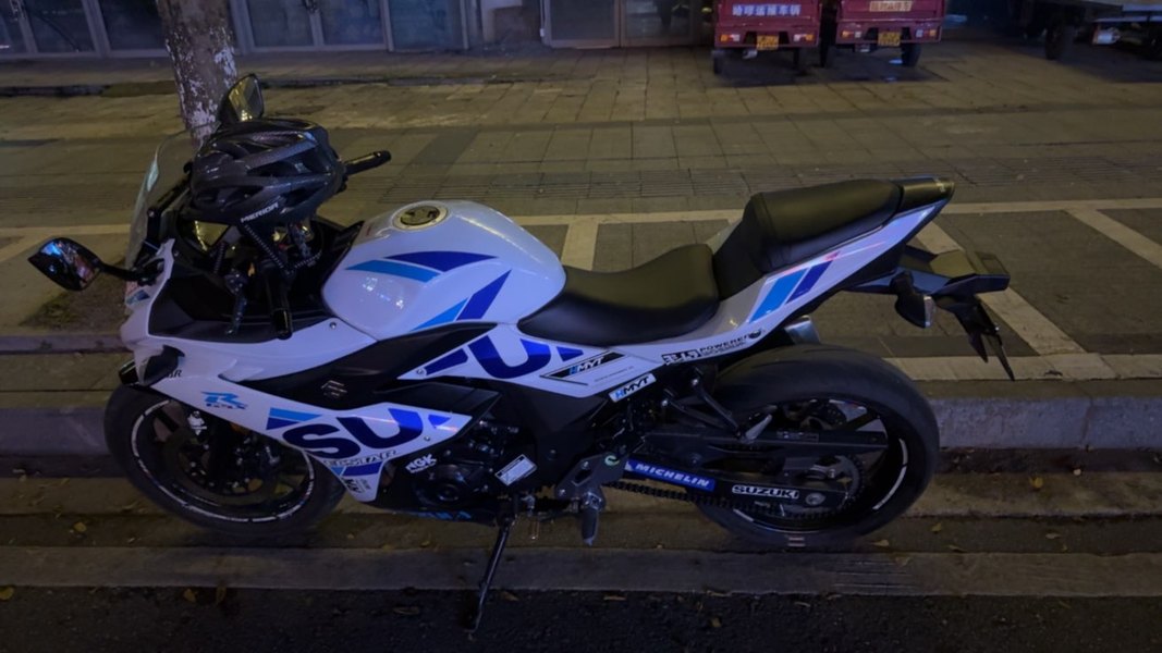 豪爵铃木 GSX250R