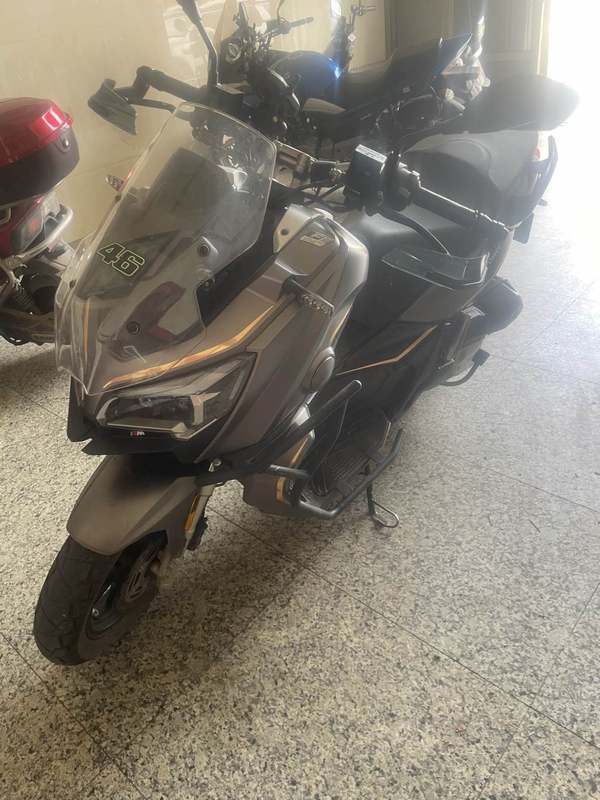QJMOTOR 鸿150 ADV