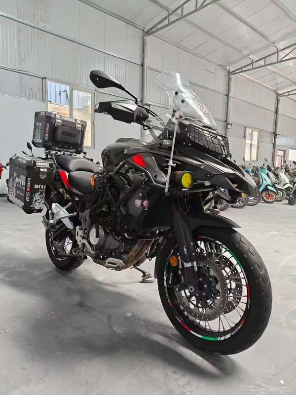贝纳利 金鹏 TRK502