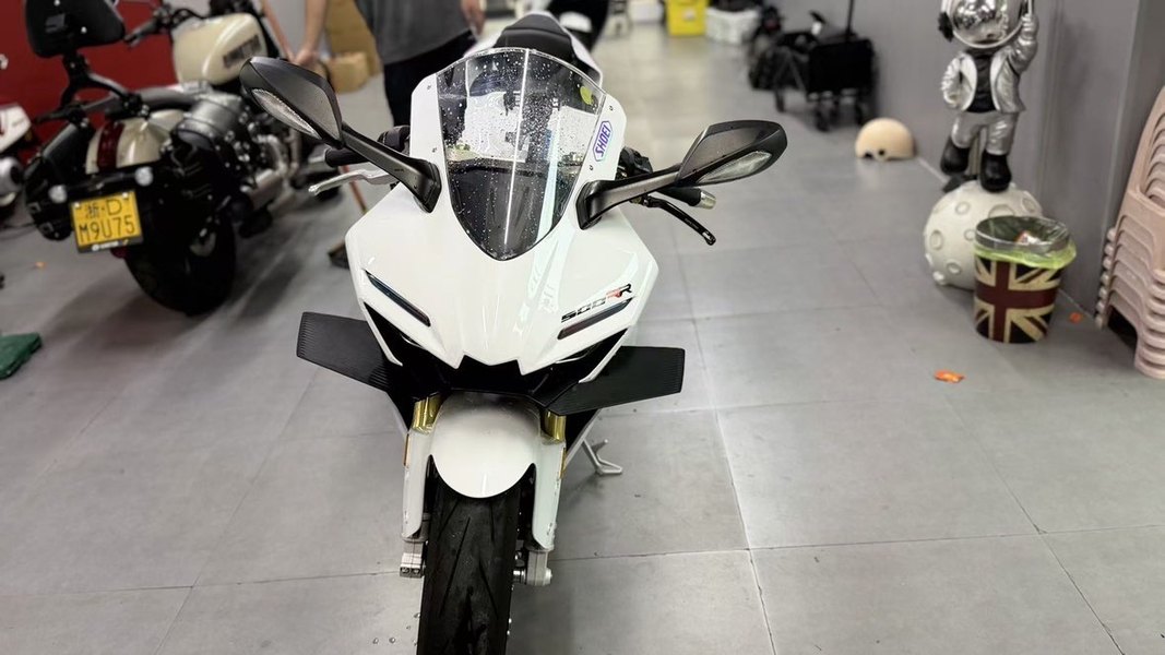 张雪机车 500RR