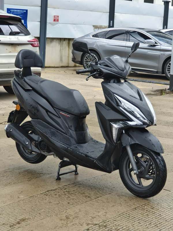 新大洲本田 裂行 RX125Fi