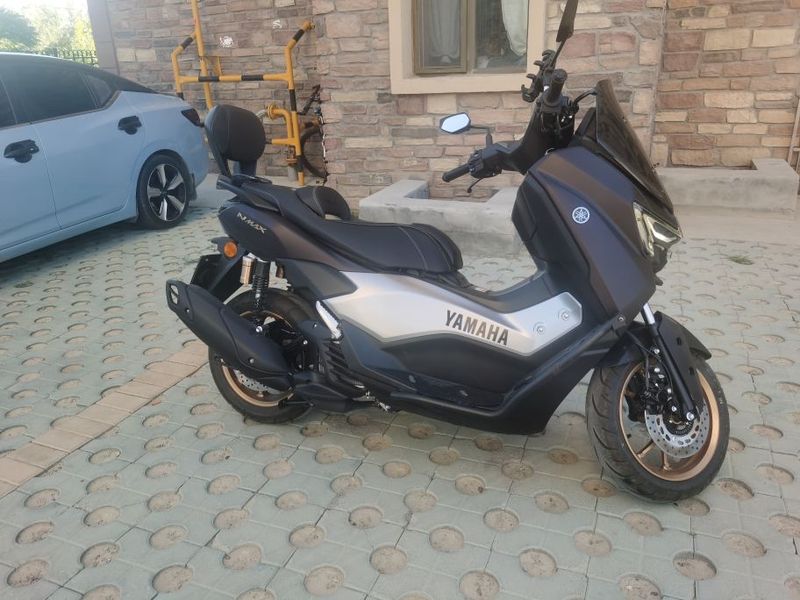 雅马哈 NMAX