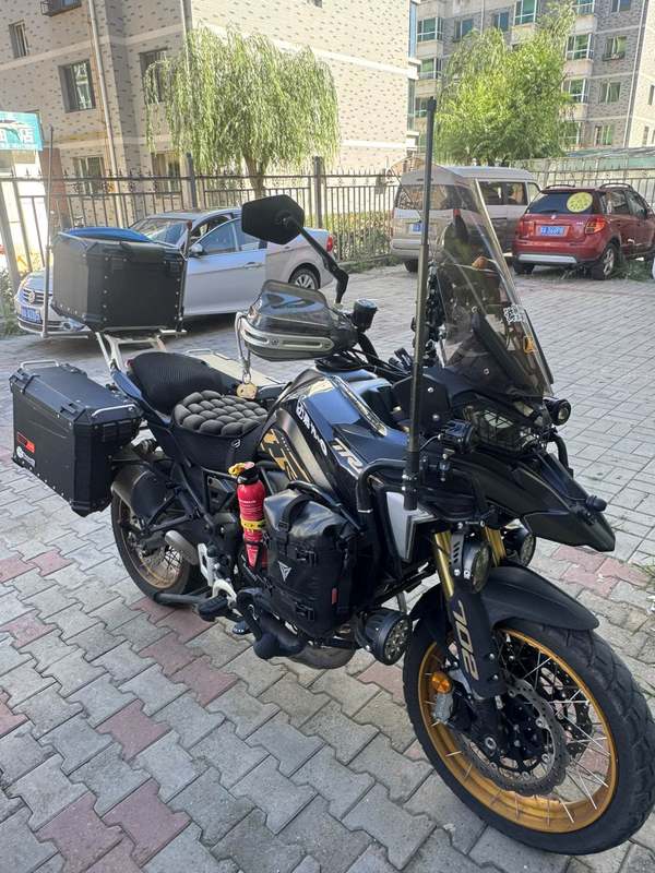 贝纳利 TRK702