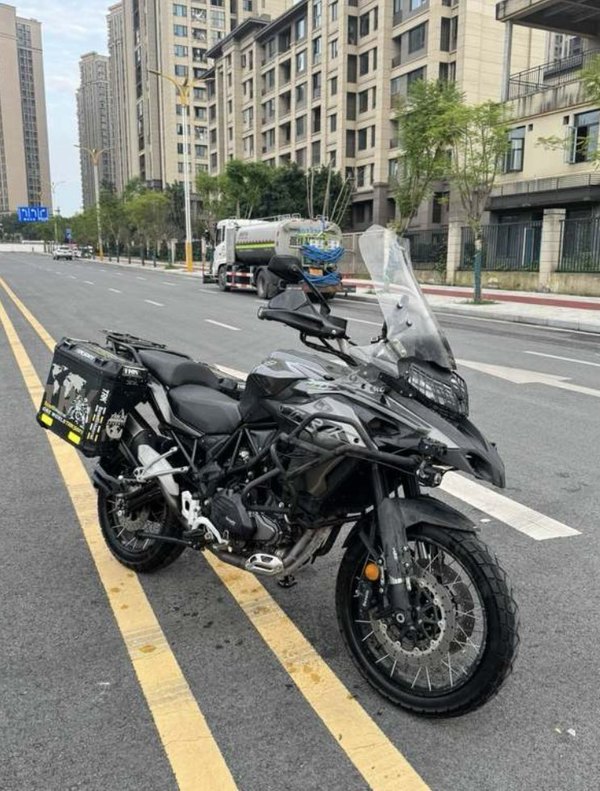 贝纳利 金鹏 TRK502