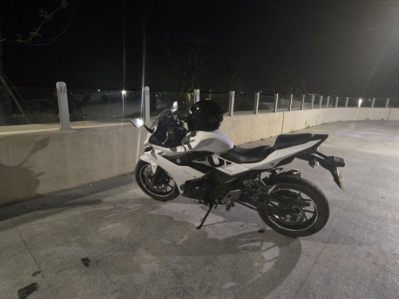 豪爵铃木 GSX250R