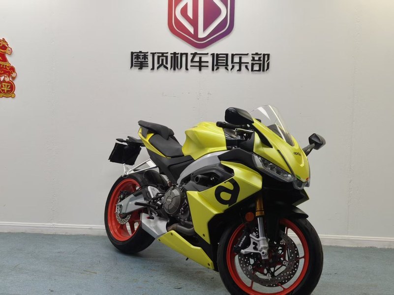 阿普利亚 RS 660 