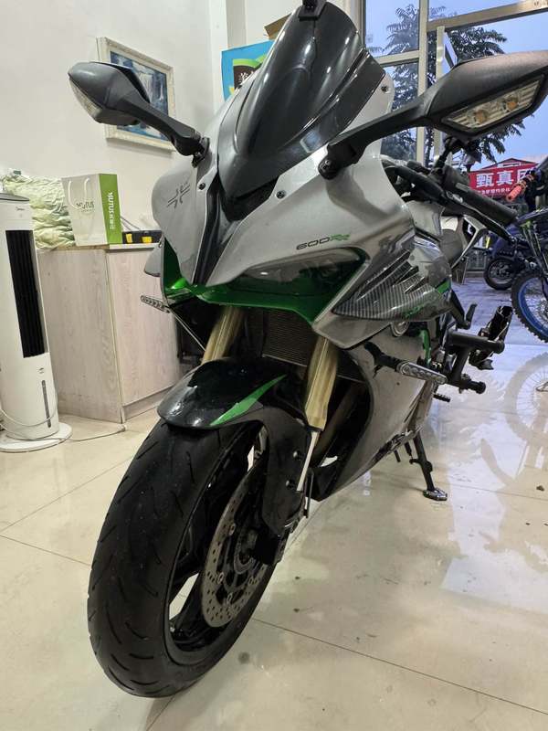 QJMOTOR 赛600