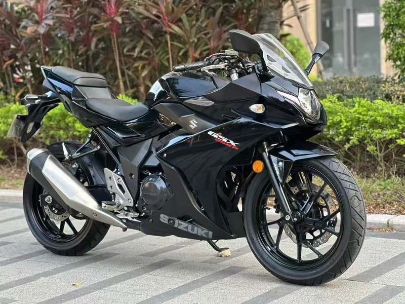 豪爵铃木 GSX250R