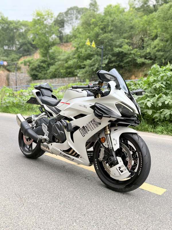 QJMOTOR 赛600