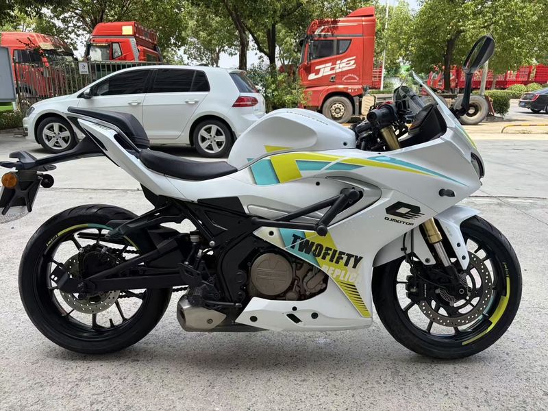 QJMOTOR 赛250