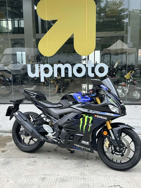 雅马哈 YZF-R3