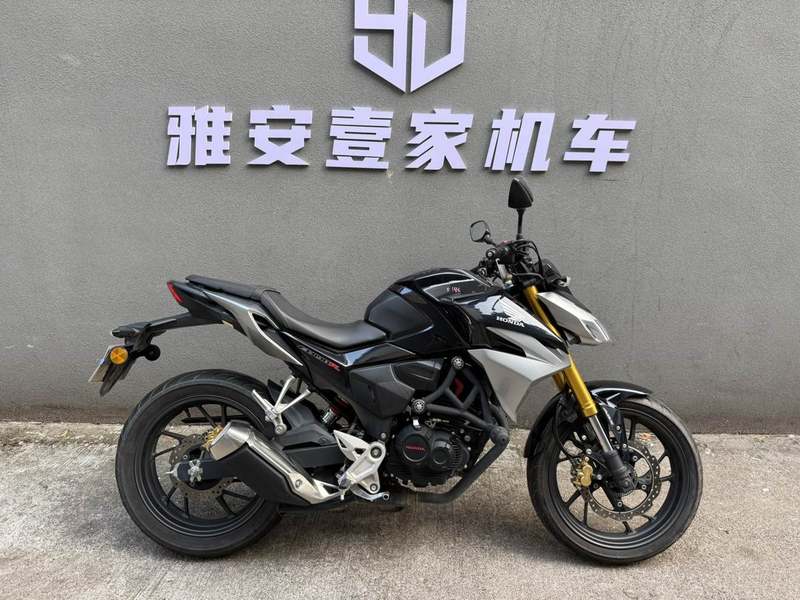 五羊本田 CB190R 暴锋眼