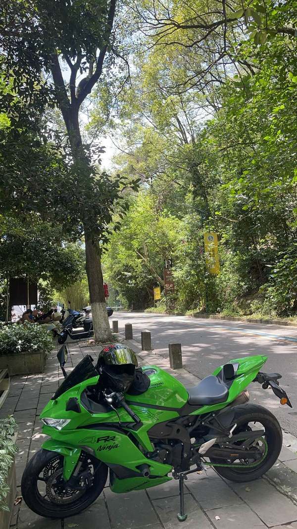 川崎 ZX-4R