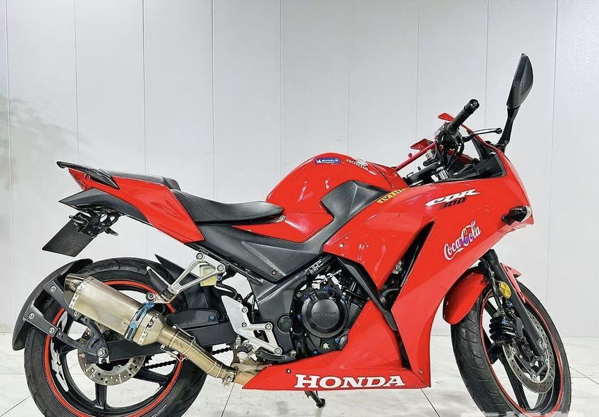 本田DREAMWING CBR300R