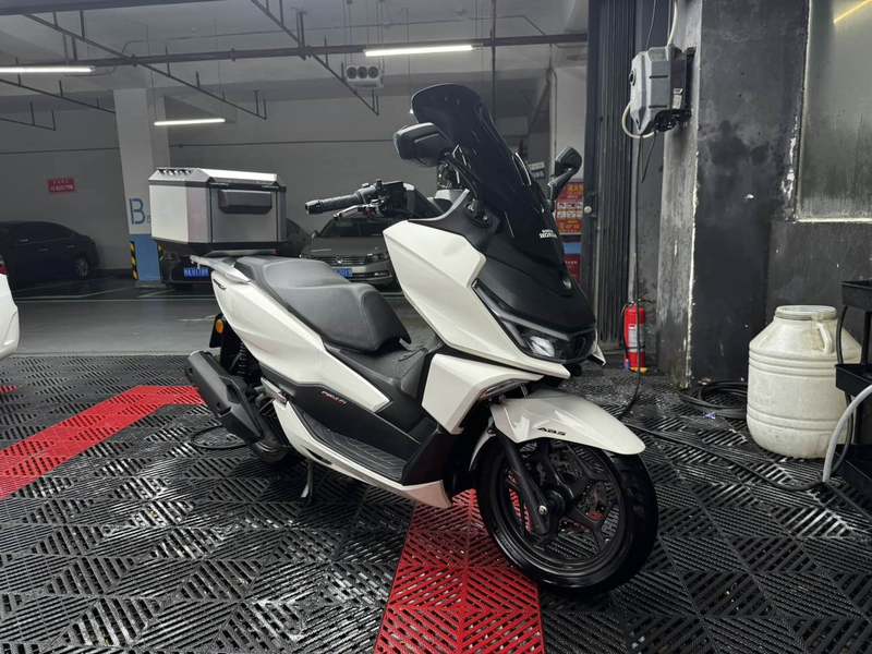 新大洲本田 NS150GX