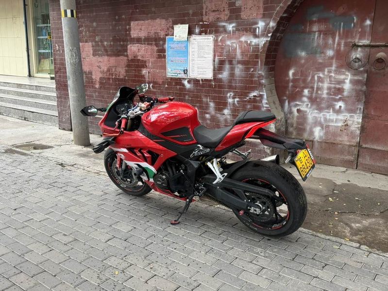 QJMOTOR 赛800