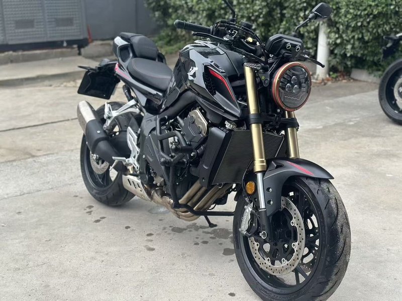 QJMOTOR 追600