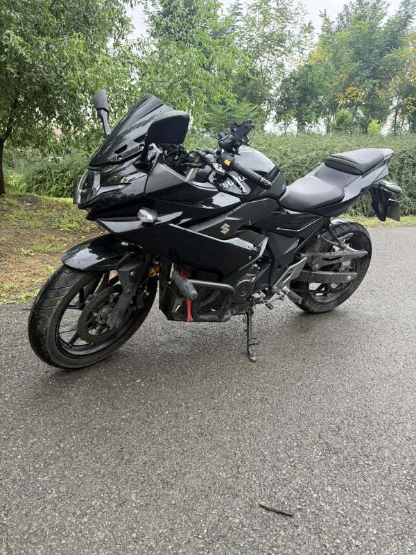 豪爵铃木 GSX250R