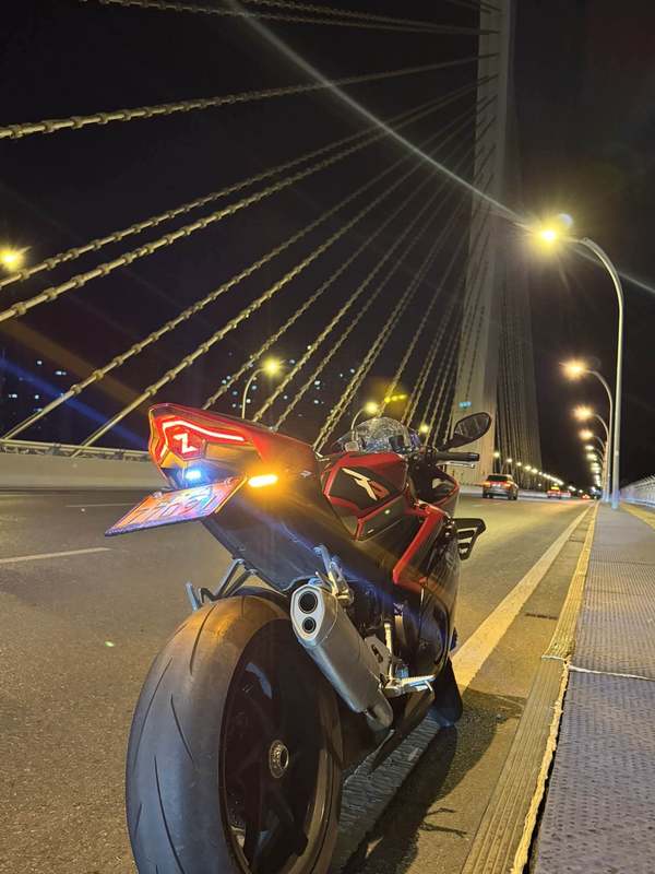 张雪机车 500RR