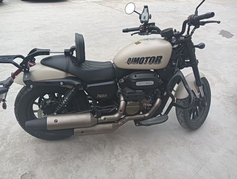 QJMOTOR 闪300S