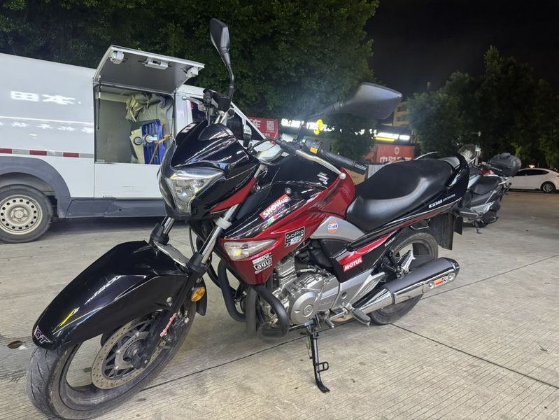 豪爵铃木 骊驰 GW250