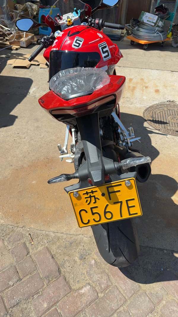 张雪机车 500RR