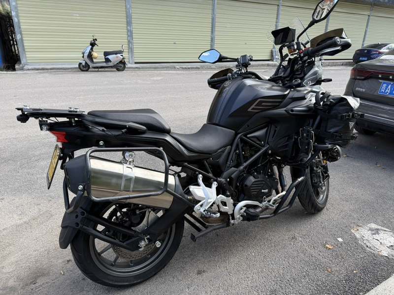 贝纳利 TRK552