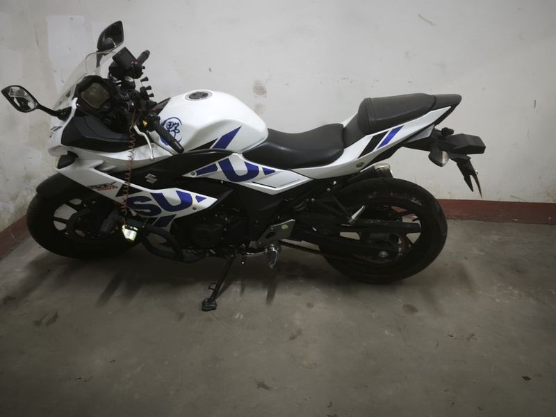 豪爵铃木 GSX250R