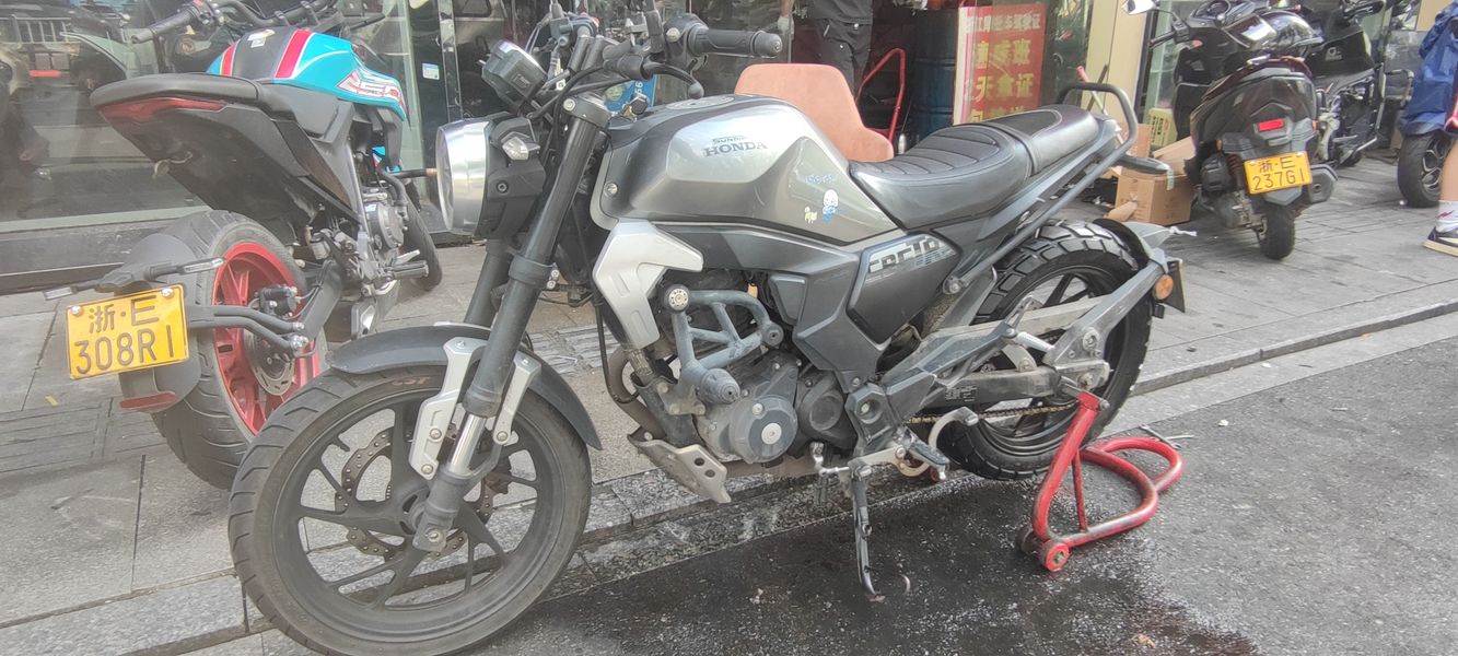 新大洲本田 CBF190TR