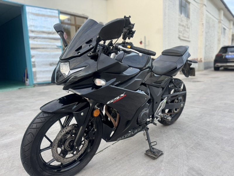 豪爵铃木 GSX250R