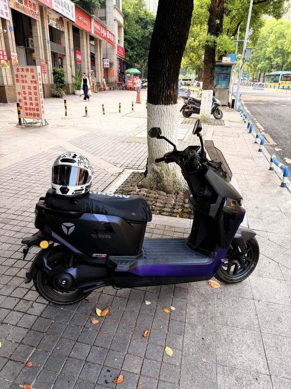 雅迪 冠能 星舰