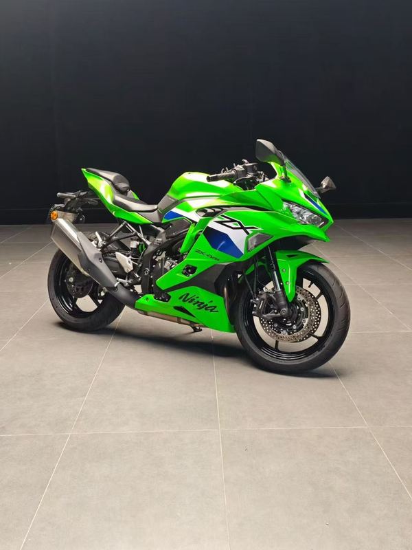 川崎 ZX-4R