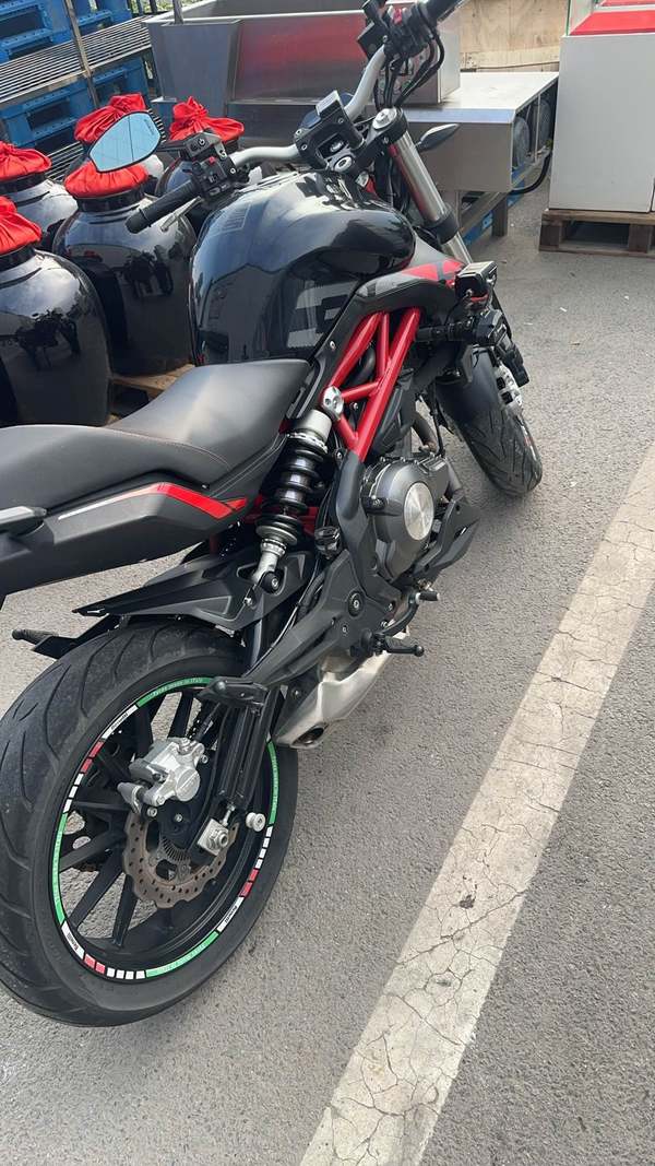 贝纳利 蓝宝龙 BN302S