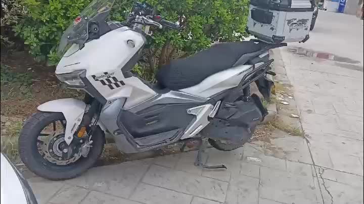 布雷斯通 极宙 ADV150