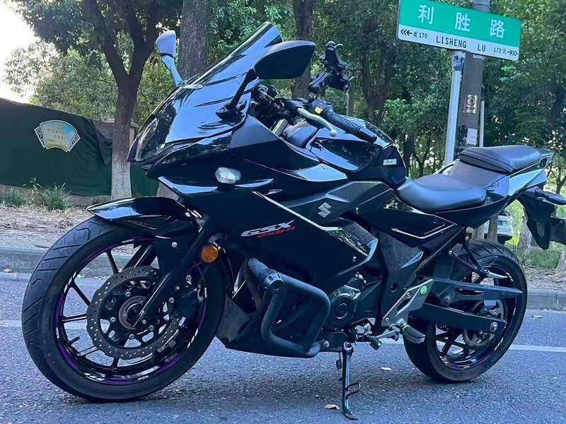 豪爵铃木 GSX250R