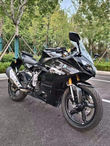 宝马 G 310 RR