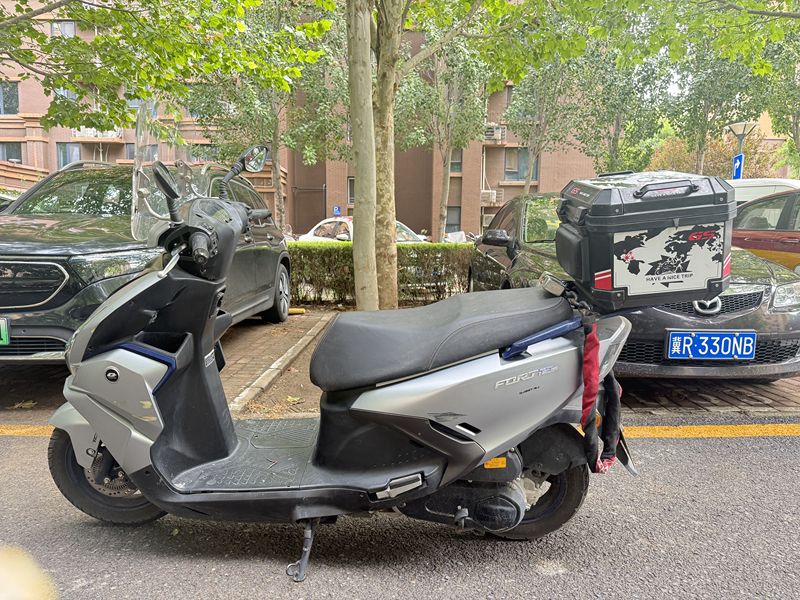 QJMOTOR 鸿125