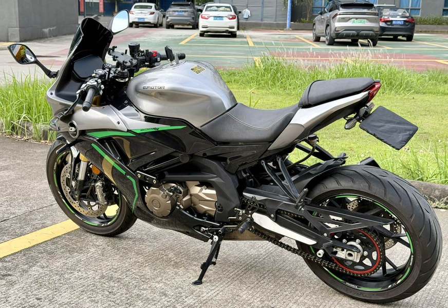 QJMOTOR 赛600