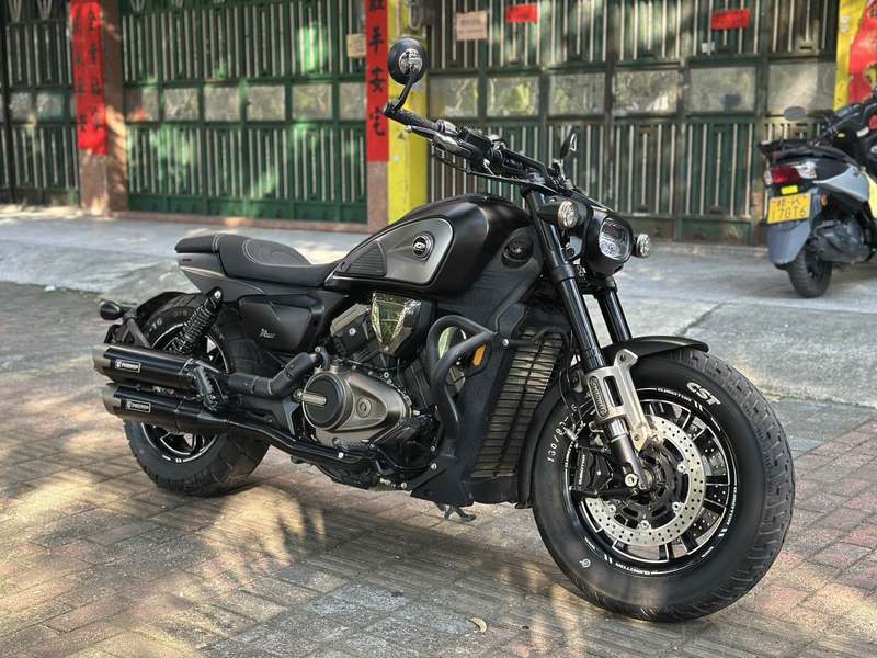 QJMOTOR 闪600