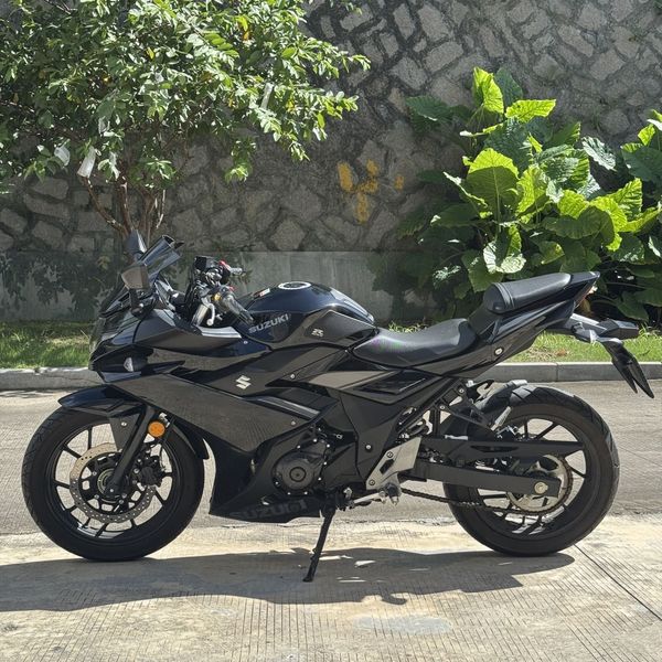 豪爵铃木 GSX250R