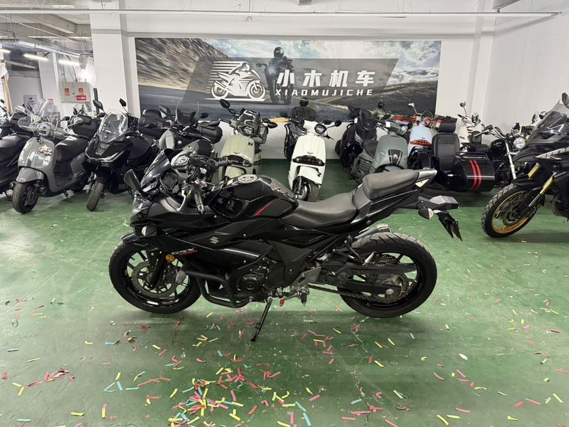 豪爵铃木 GSX250R