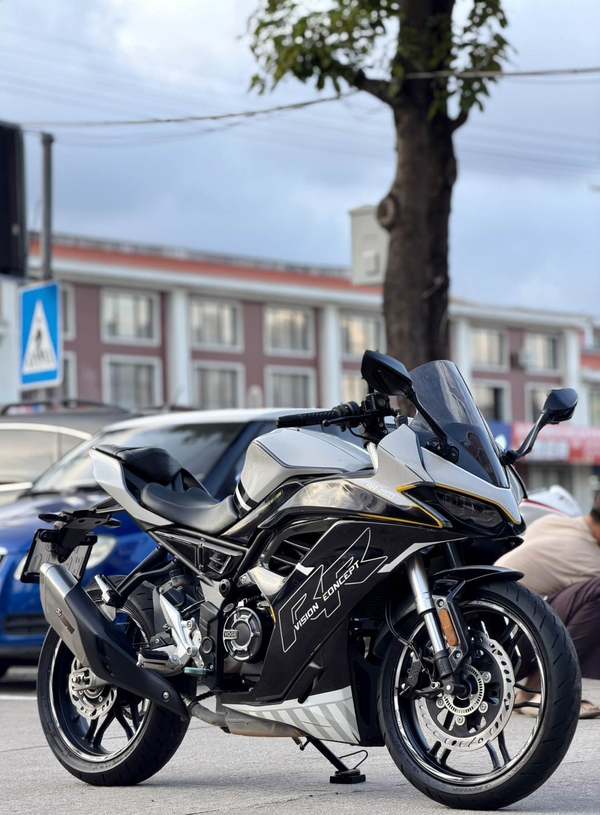 无极 250RR